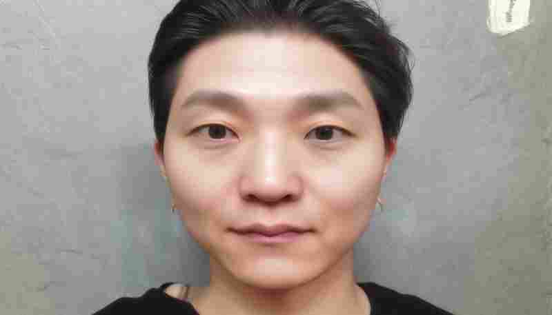 补妆时如何叠加眼线液与睫毛膏保持妆容整洁