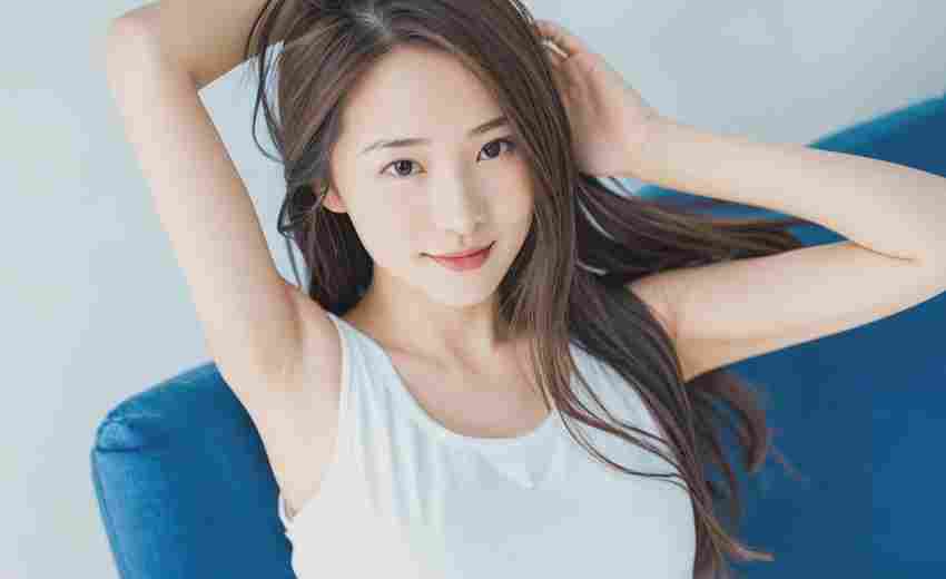 如何用幽默转移女生抛来的尴尬话题